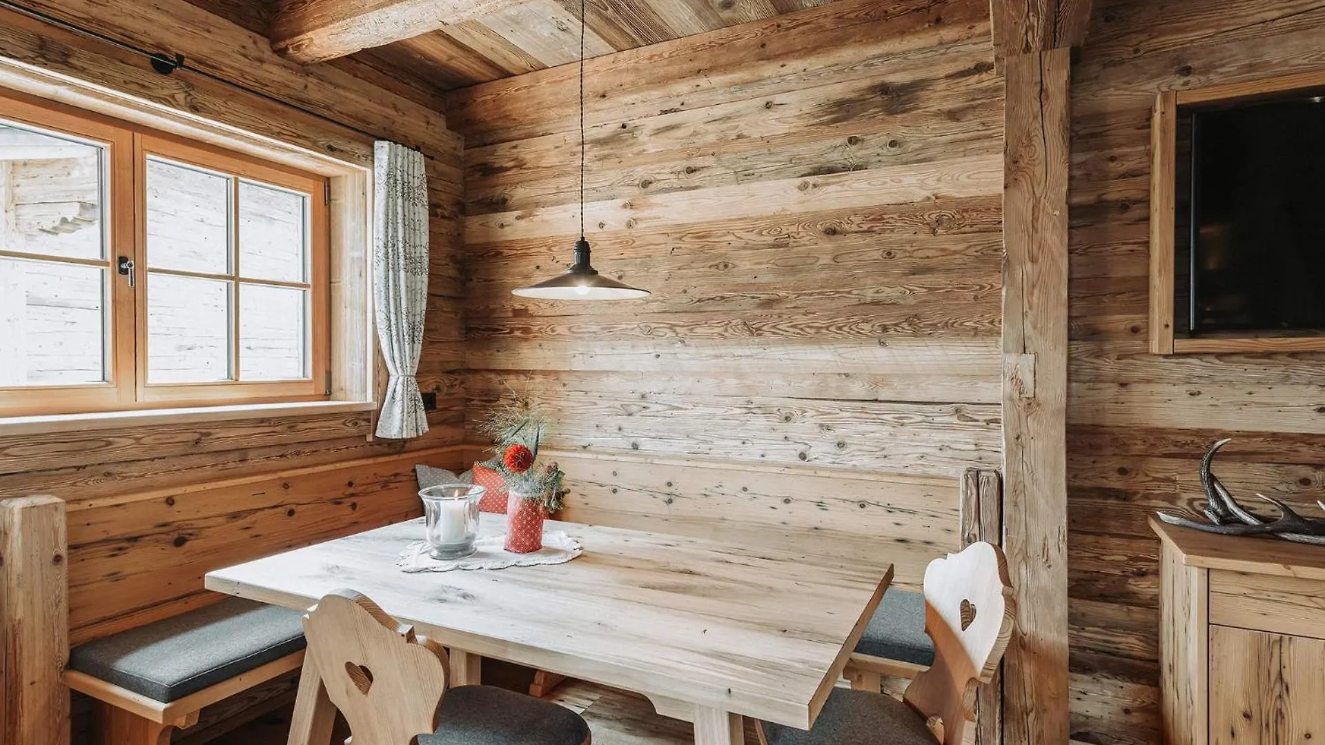 Dağ evi Alpzitt-Chalets Burgberg